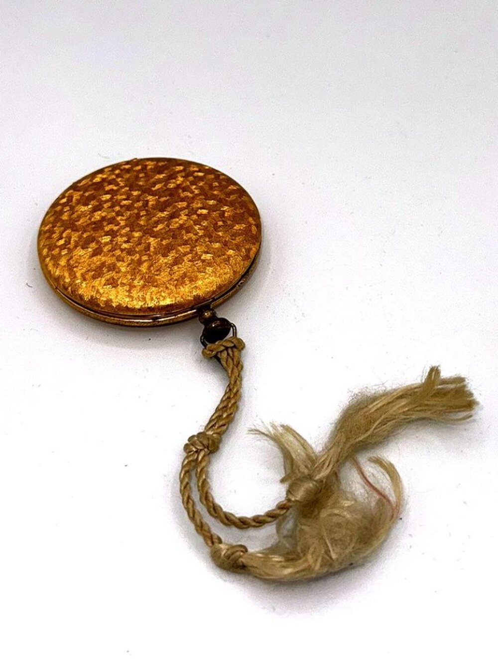 JRP Vintage Gold Tone Compact Mirror Powder Compact with Wrist Cord